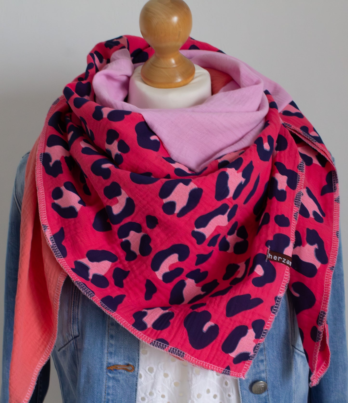 Handgenähtes XXL-Musselintuch für Erwachsene aus besonders kuschelig weichen Baumwollmusselin mit viel Liebe für Dich einzigartig angefertigt in Deutschland