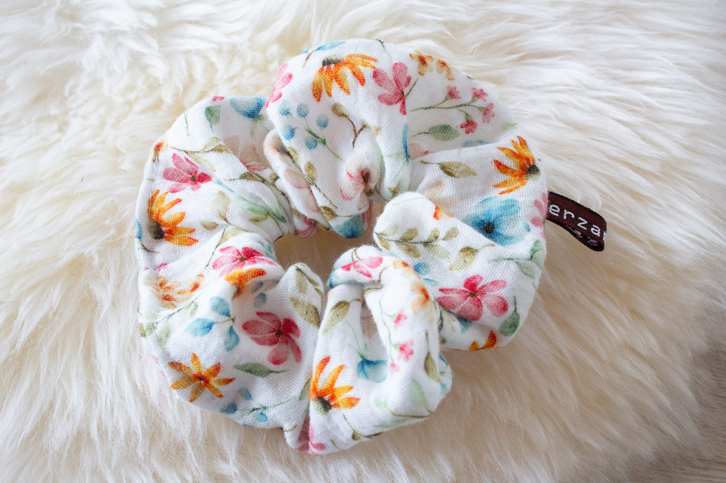 Haargummi Scrunchie aus hochwertigen Musselin handmade in Deutschland