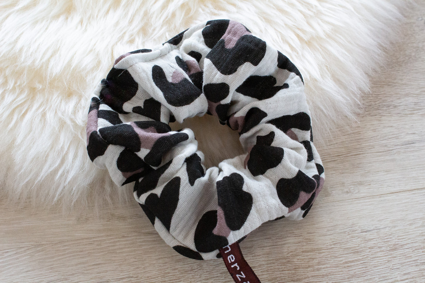 Haargummi Scrunchie aus hochwertigen Musselin handmade in Deutschland