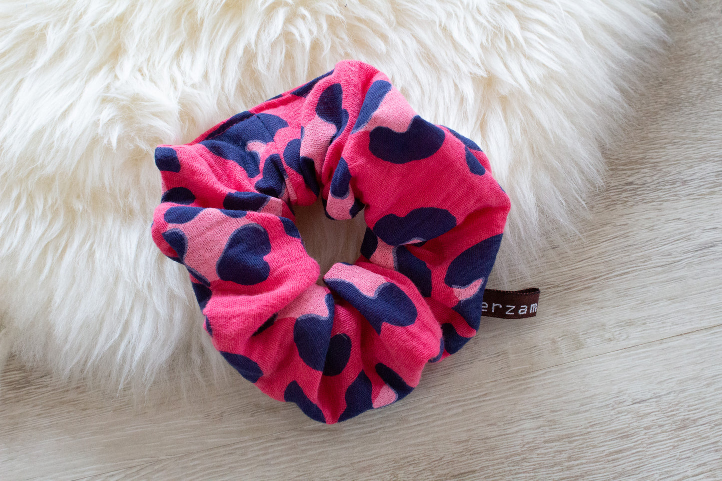 Haargummi Scrunchie aus hochwertigen Musselin handmade in Deutschland