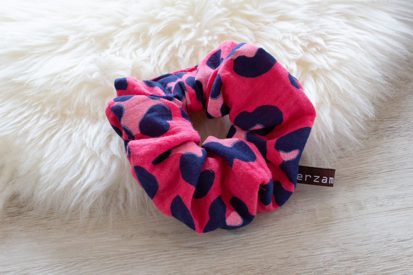 Haargummi Scrunchie aus hochwertigen Musselin handmade in Deutschland