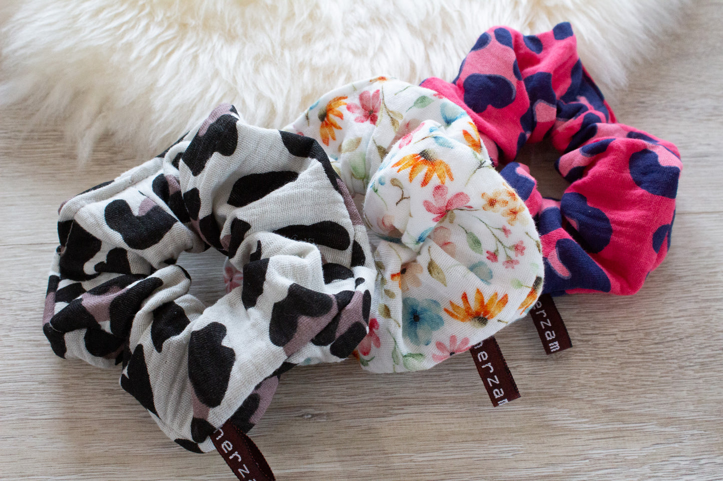 Haargummi Scrunchie aus hochwertigen Musselin handmade in Deutschland